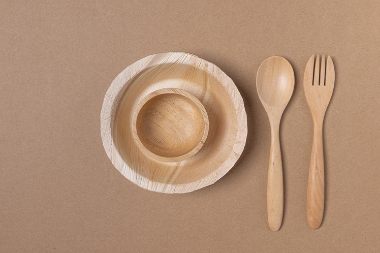 Eco-friendly Disposable Tableware Made From Banana Peel